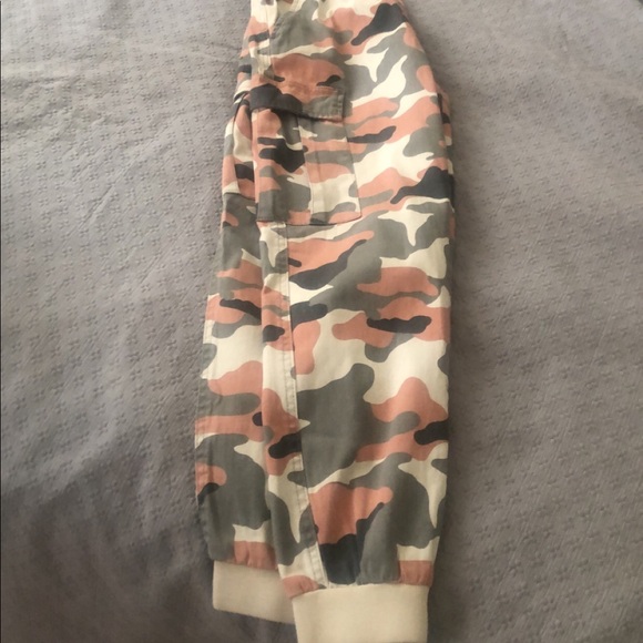Cargo pants - Picture 1 of 4
